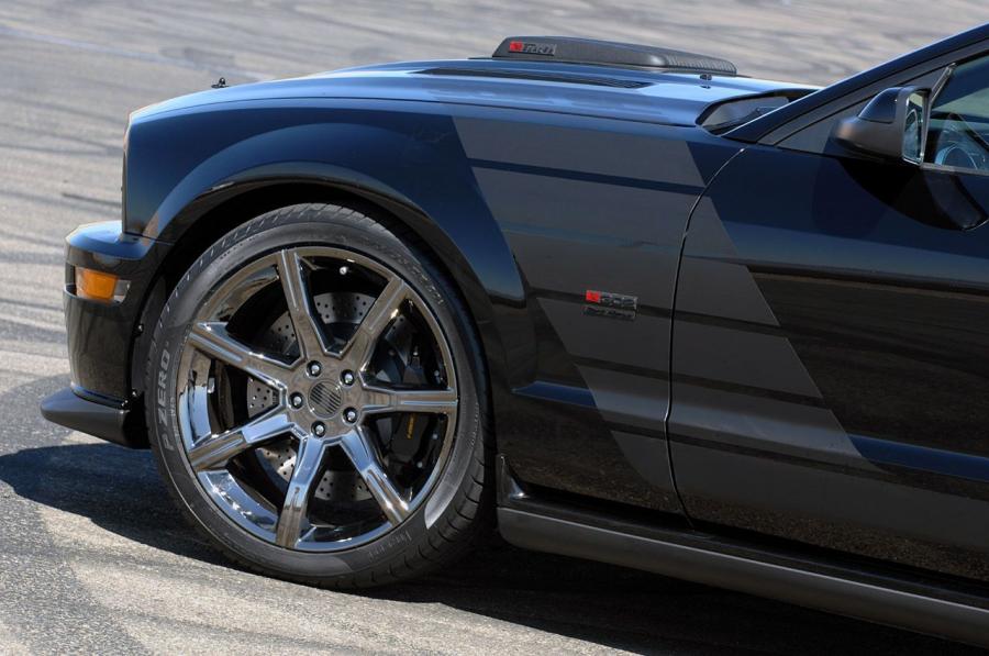 Детали экстерьера Saleen Dark Horse 2009 года  (фото 3 из 34)